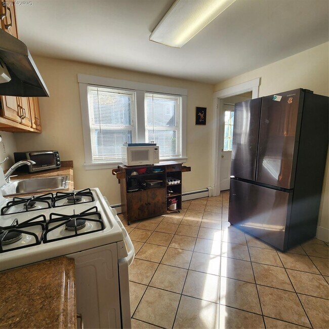 Building Photo - 24 Prairie Ave