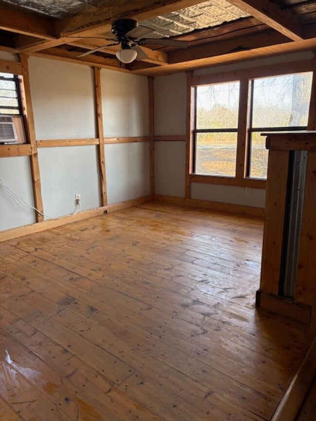 Building Photo - Renovated 1 Bedroom 1 Bath Home on 1 Acre!