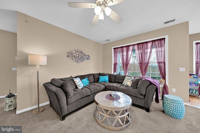 Building Photo - 60 Kyle Way