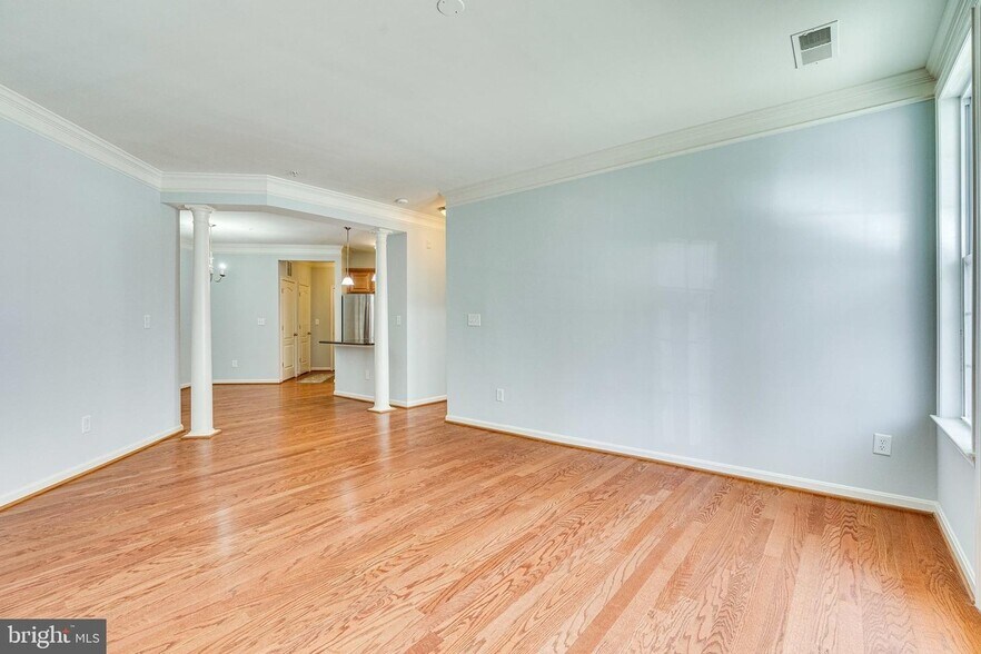 Building Photo - 24701 Byrne Meadow Sq