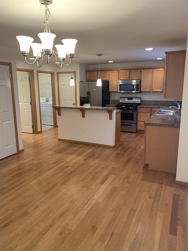 Building Photo - 9515 Holly Dr