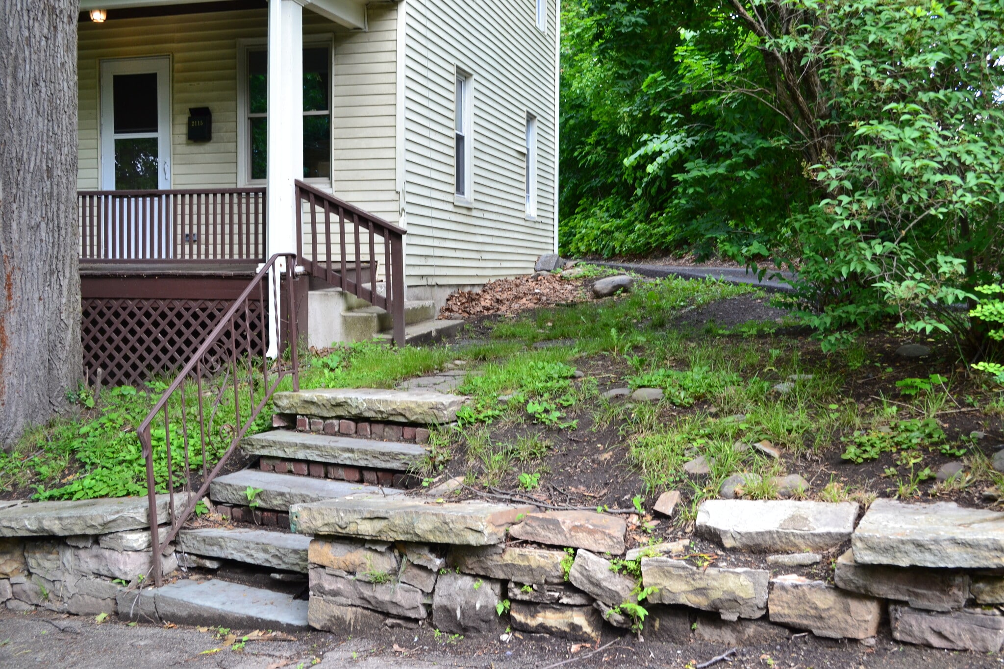 Building Photo - 2115 Hollister Ave