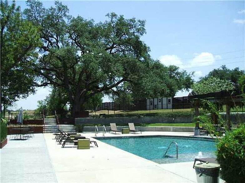 Building Photo - 2825 Saville Loop