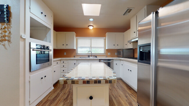 Building Photo - 13519 Beltway St