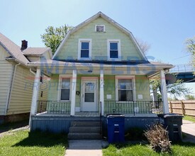 Building Photo - Beautiful Toledo 3 Bed House