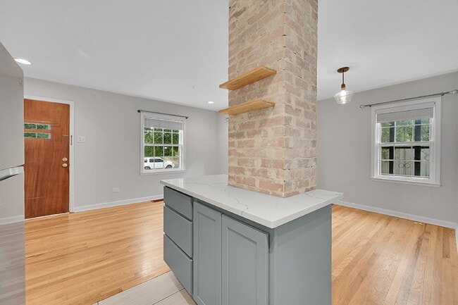 Building Photo - $2,695 - 3 Bed, 1 Bath Updated Home in Den...