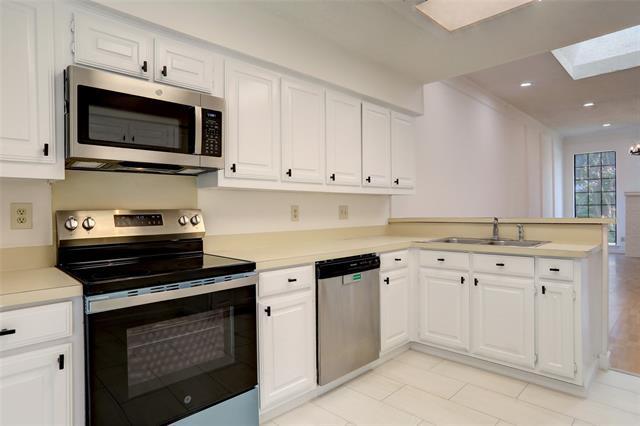 Building Photo - 3509 Hilltop Ln