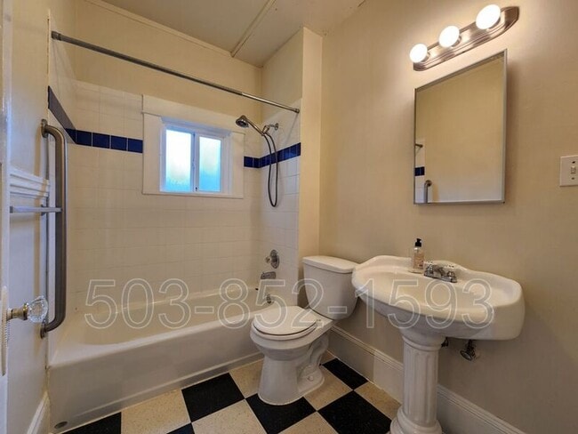 Building Photo - 3958 N Albina Ave