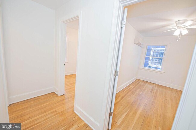 Building Photo - 308 N Division St