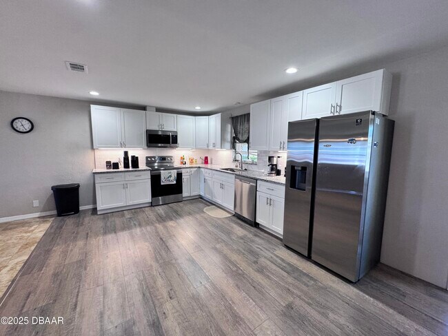 Building Photo - 6 Ocean Cir