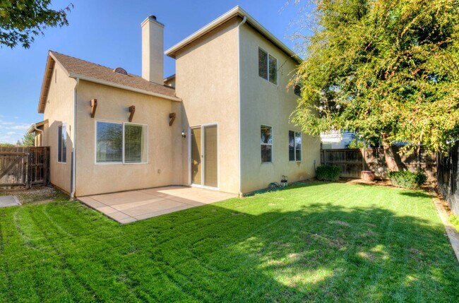 Building Photo - 1723 N Mont Blanc Ln