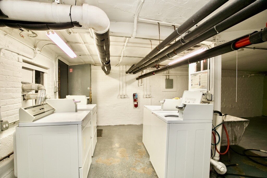 Building Photo - 632 W Stratford Pl