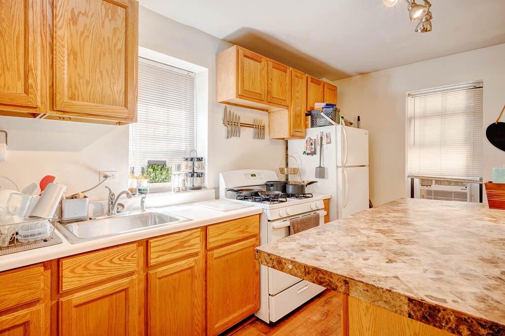 Building Photo - 1627 N Winchester Ave