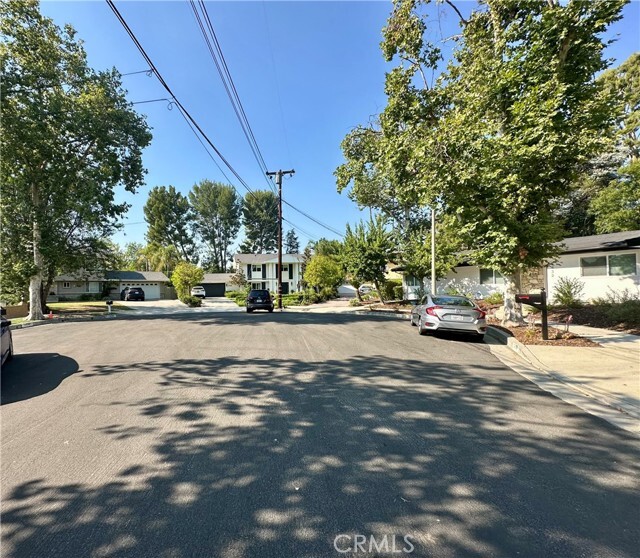 Building Photo - 5433 Beeler Ave