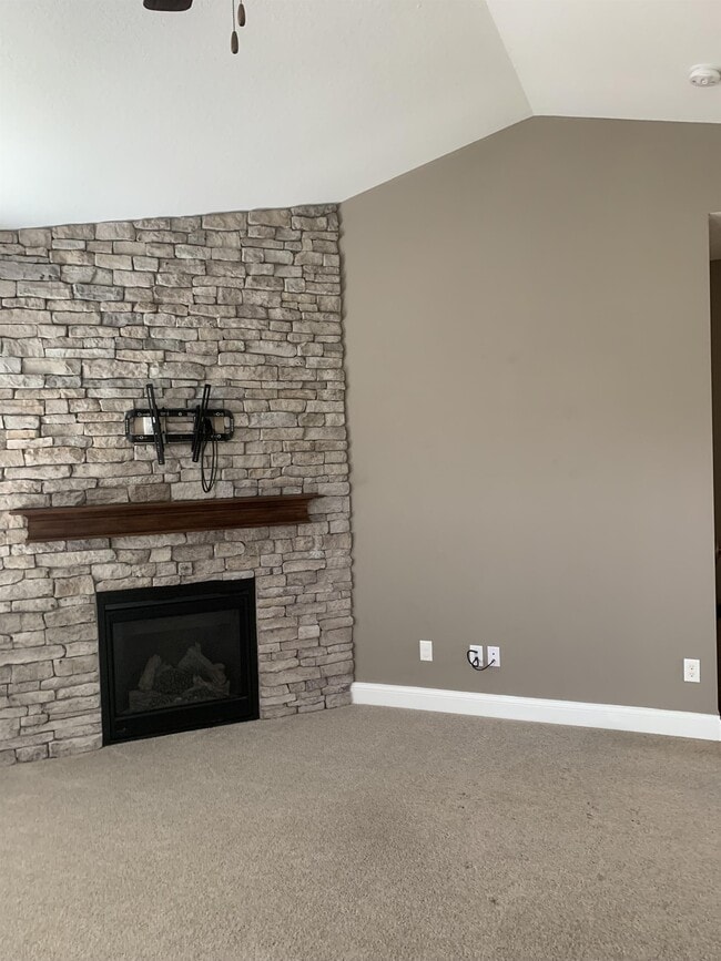 Building Photo - 16008 Springbrook Trl