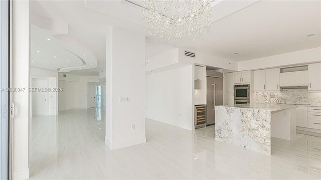Building Photo - 333 Las Olas Way