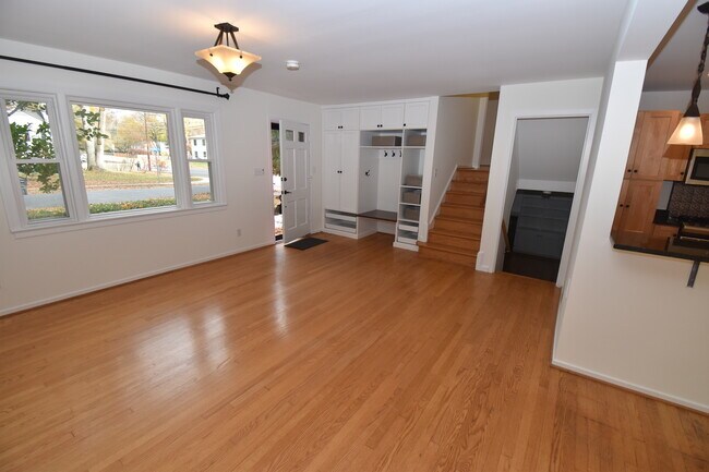 Building Photo - Shelby Lane