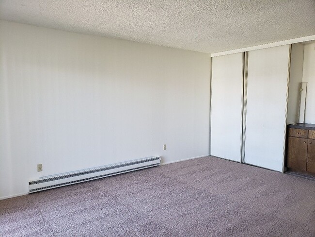 Building Photo - $500 Move In Special!!! 1BD/1BA CONDO AVAI...
