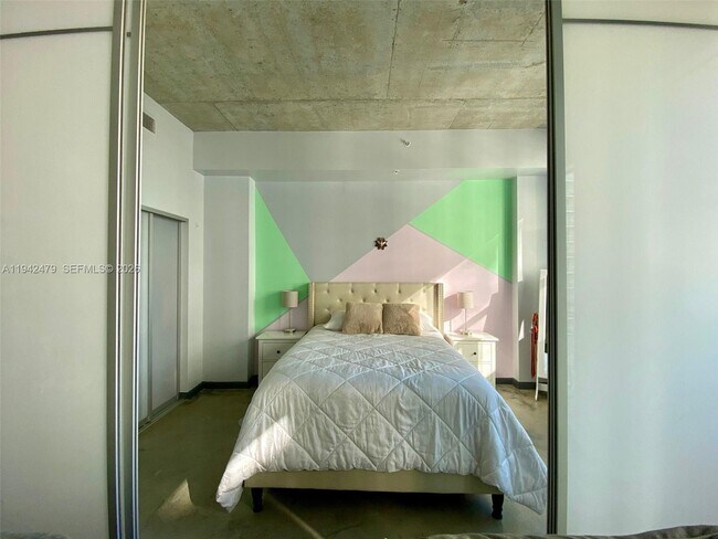 Building Photo - 133 NE 2nd Ave