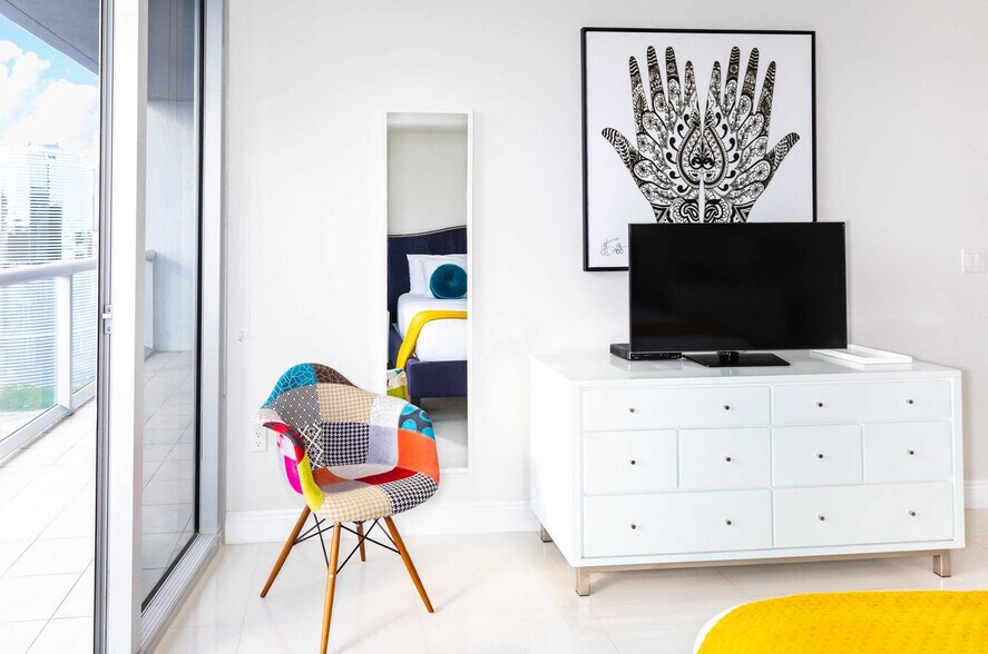 Building Photo - 485 Brickell Ave