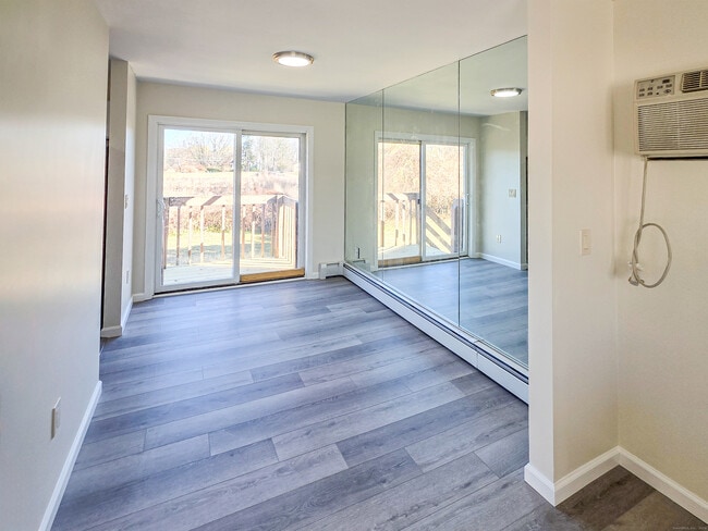 Building Photo - 7 Dally Farm Rd