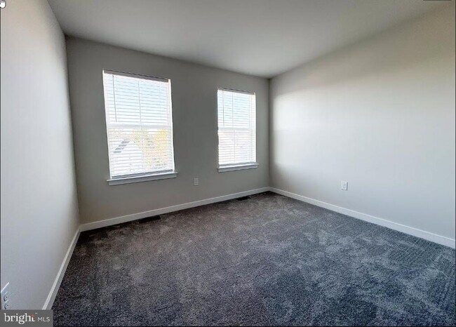 Building Photo - 71 Four Leaf Dr