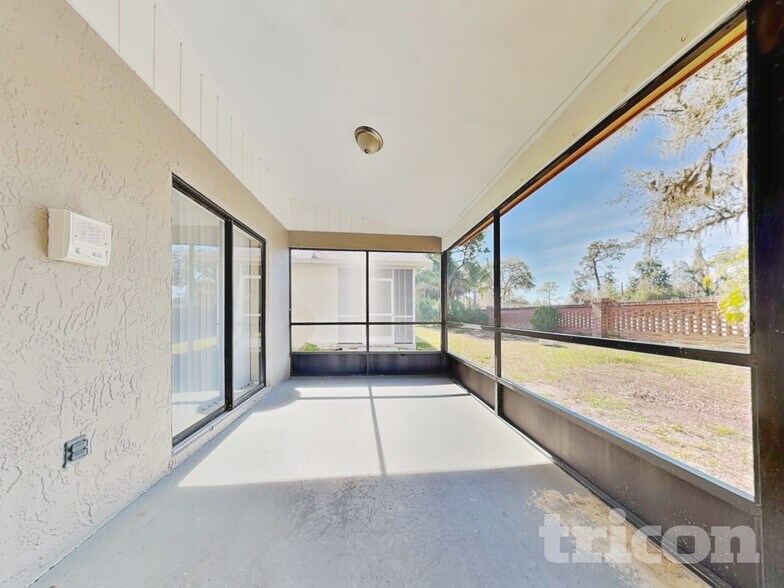 Building Photo - 8111 Hathaway Dr