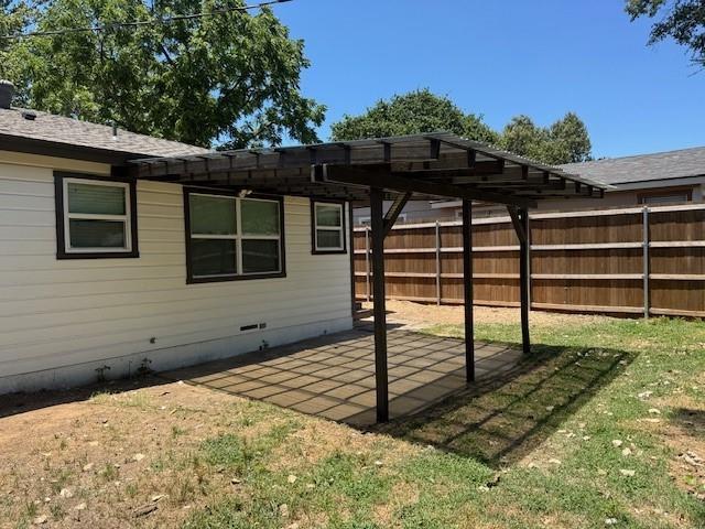 Building Photo - 320 Anderson Dr