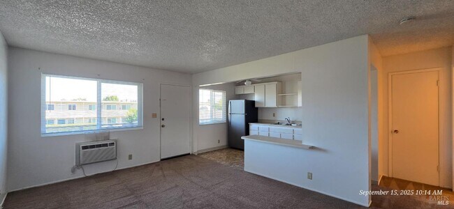 Building Photo - 1567 Alamo Dr