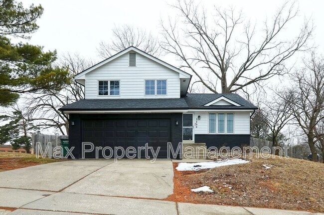 Building Photo - 2400 Rocklyn Dr