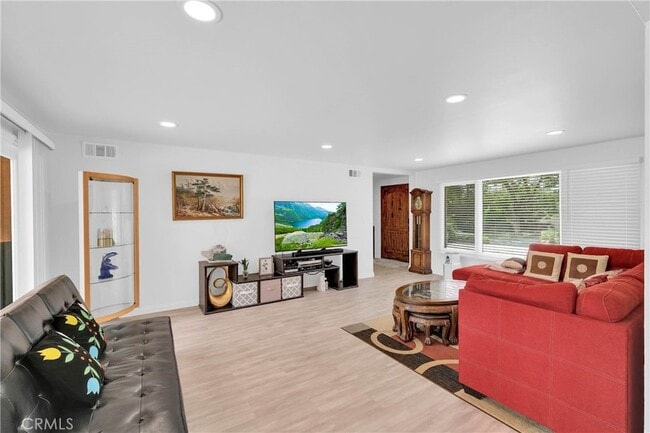 Building Photo - 1716 N Santa Anita Ave