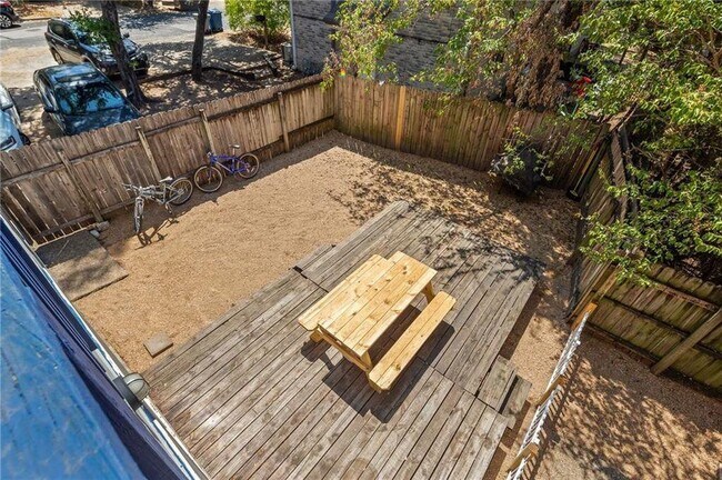 Building Photo - 3106 Cedar St