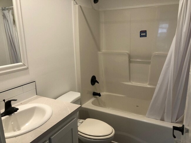 Building Photo - 69 Manchester St