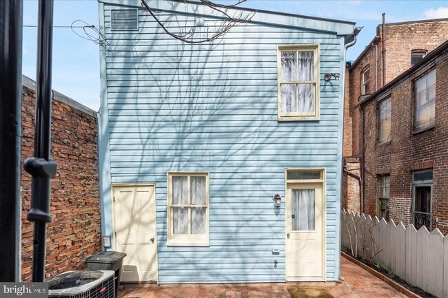 Building Photo - 1627 Aliceanna St