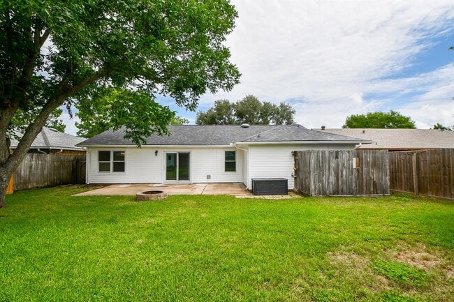 Building Photo - 6622 Kearney Dr