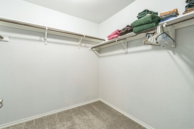 Building Photo - 7103 Cozy Run