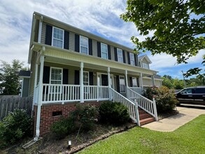 Building Photo - Beautiful 4 Bed, 2.5 Bath Home in Holly Sp...