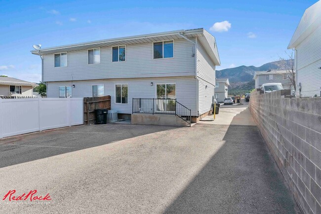 Building Photo - 1190 Pinecone Dr
