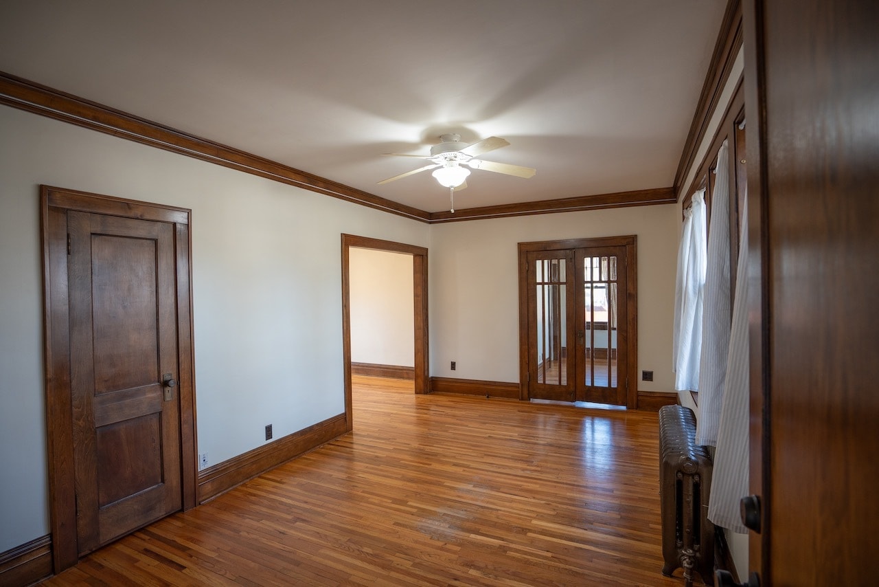 Building Photo - 707 W 44th St