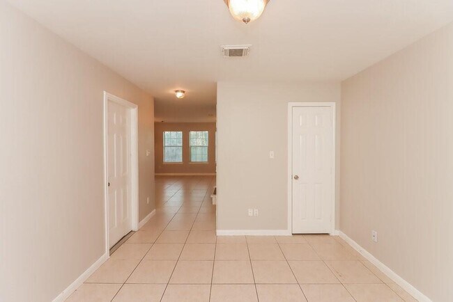 Building Photo - 4906 N Cancun Dr