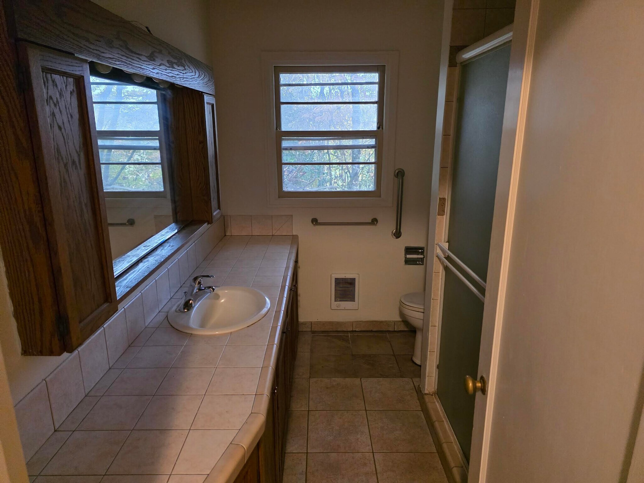 Building Photo - 14020 S Pacific Hwy W