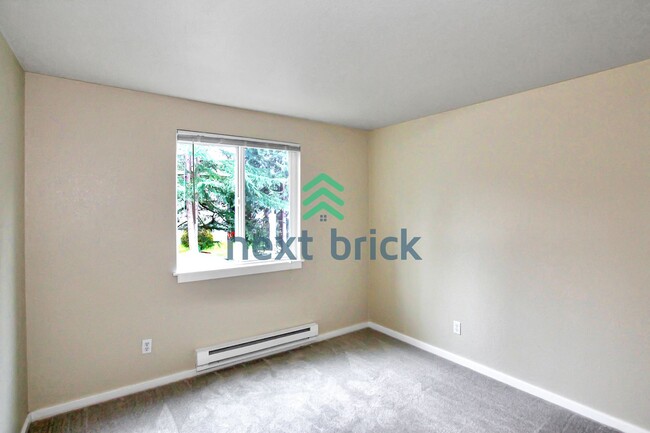 Building Photo - Beautiful home with 2 beds, 1.25 baths for...