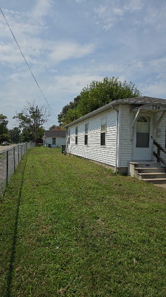 Building Photo - 734 Walnut St