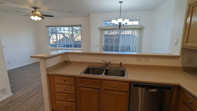 Building Photo - NICE 3 BDRM, 3 BATH, 2-CAR GARAGE + CLUBHOUSE AND POOL! AVAILABLE OCT. 1st