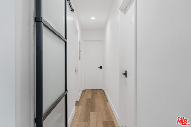 Building Photo - 3305 Ocean Front Walk