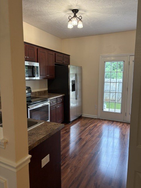 Building Photo - 2023 Creekside Ct