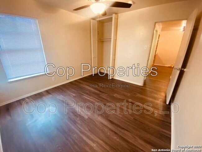 Building Photo - 148 Cloudhaven Dr