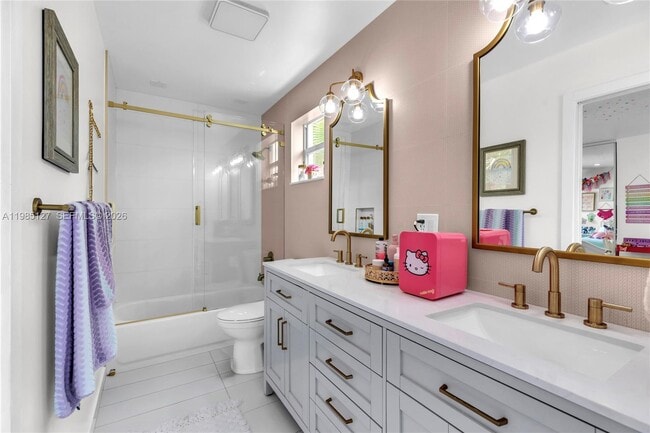 Building Photo - 4904 SW 166th Ave