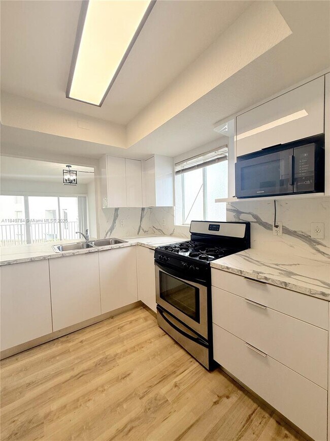 Building Photo - 7737 SW 88th St