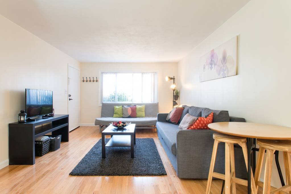 Building Photo - 17 Oxford Cir